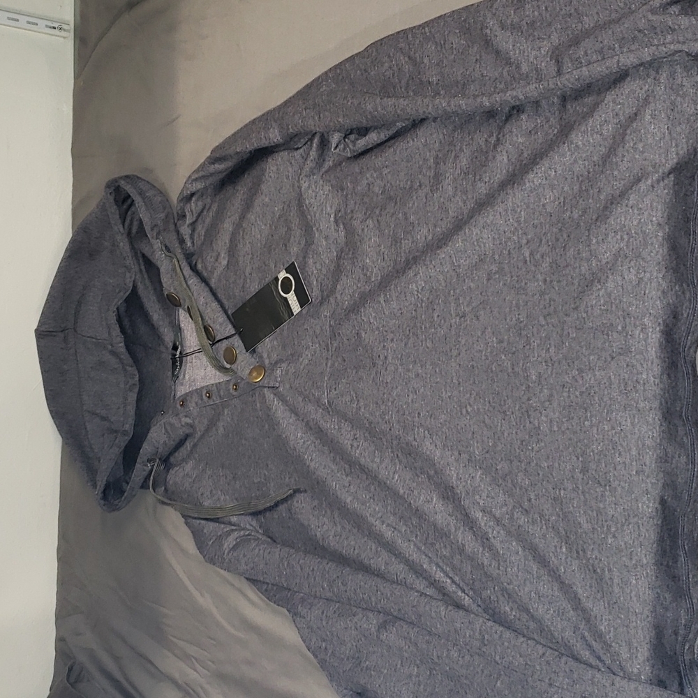 Style Dome hoodie. New with tags. Grey. Size XXXL